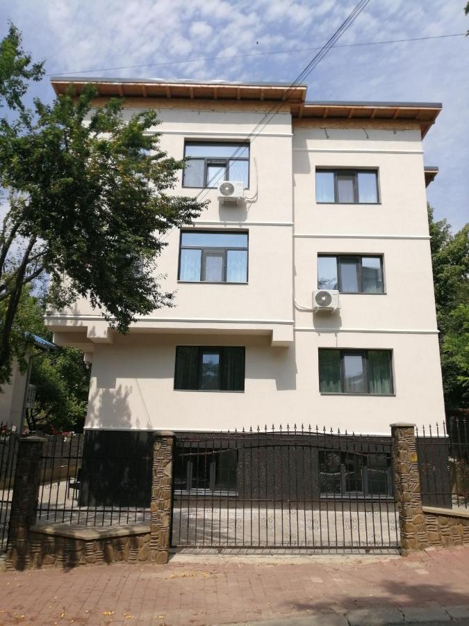 Mathias Luxury Apartments Iasi Buitenkant foto